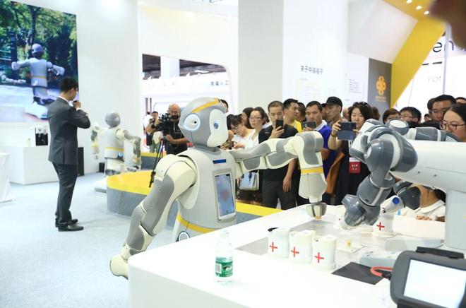 “機”動時刻，智領未來 中瑞福寧機器人閃耀2018世界機器人大會
